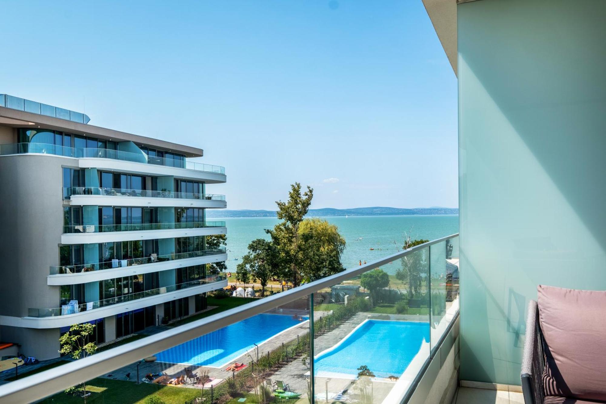 Myflat Wave Luxury 44 Suite Siófok Esterno foto
